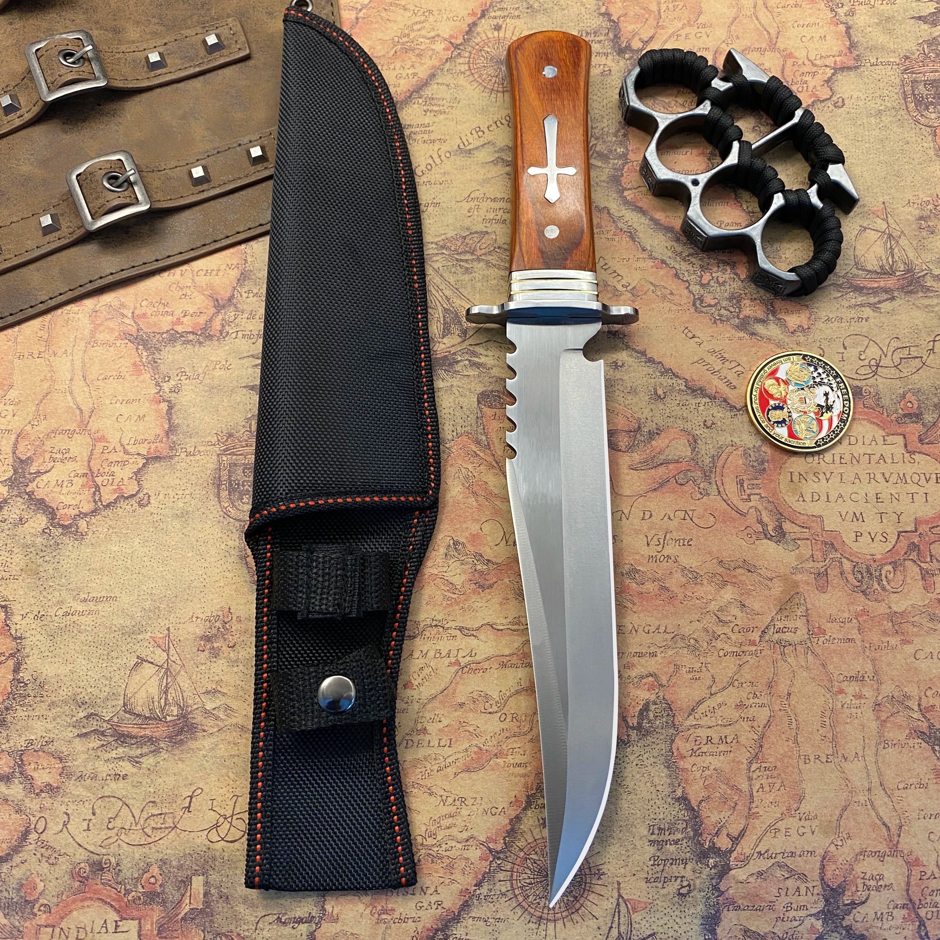 A survival knife suitable for daily carry