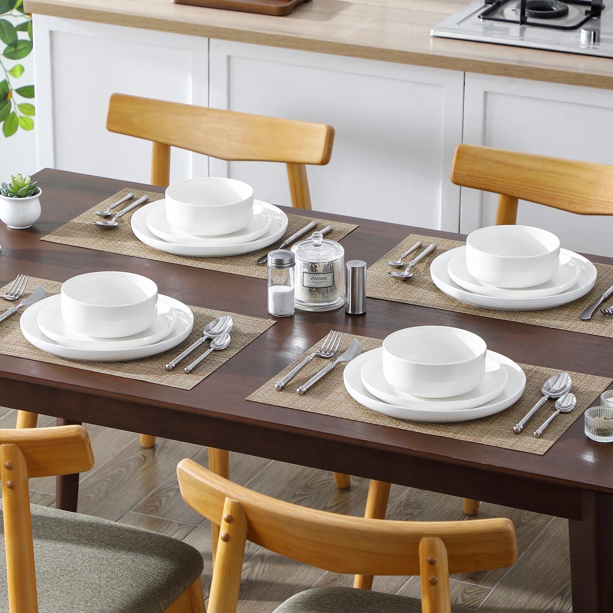 12 Pc. Porcelain Dinnerware Set
