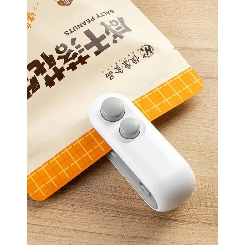 Rechargeable Mini Food Storage Sealant Machine