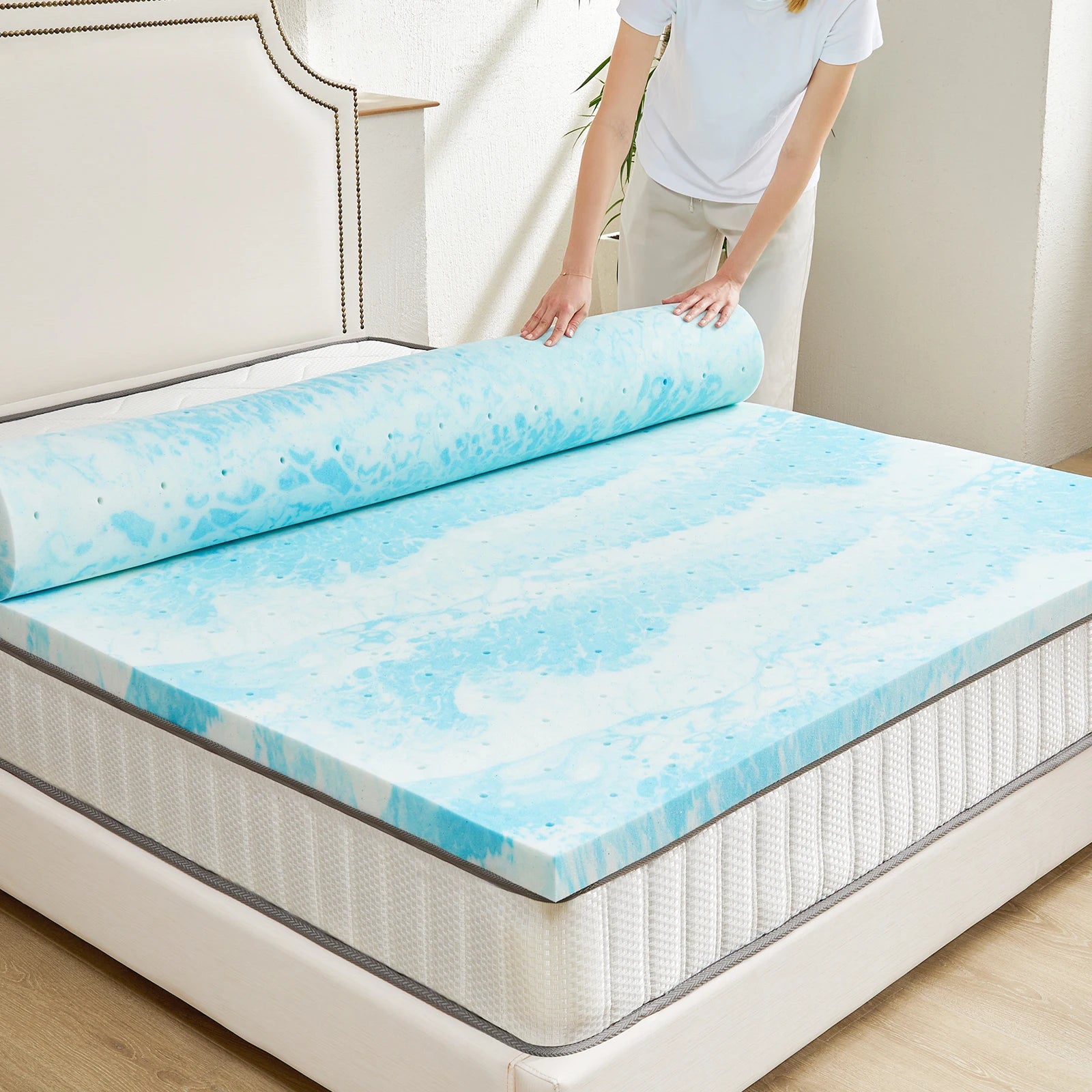 Queen Size Memory Foam Mattress Topper