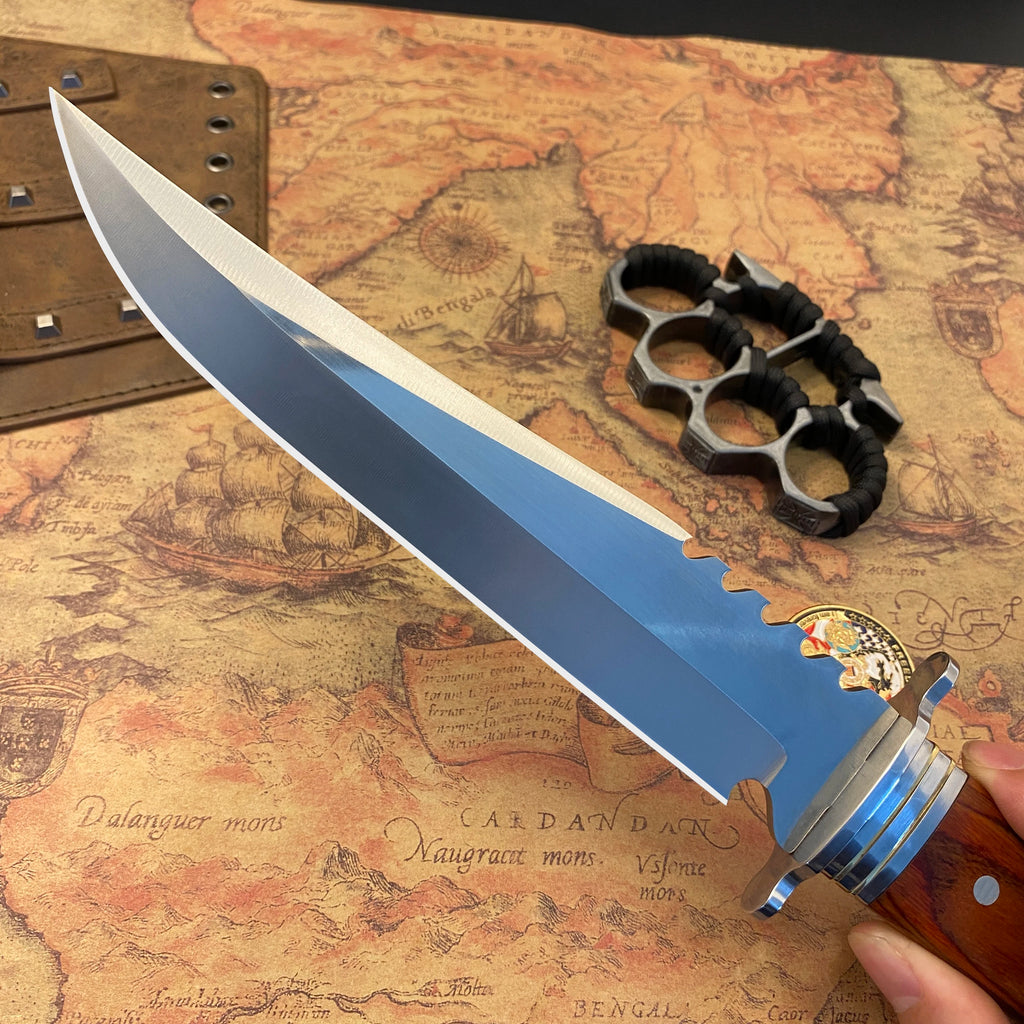 A survival knife suitable for daily carry