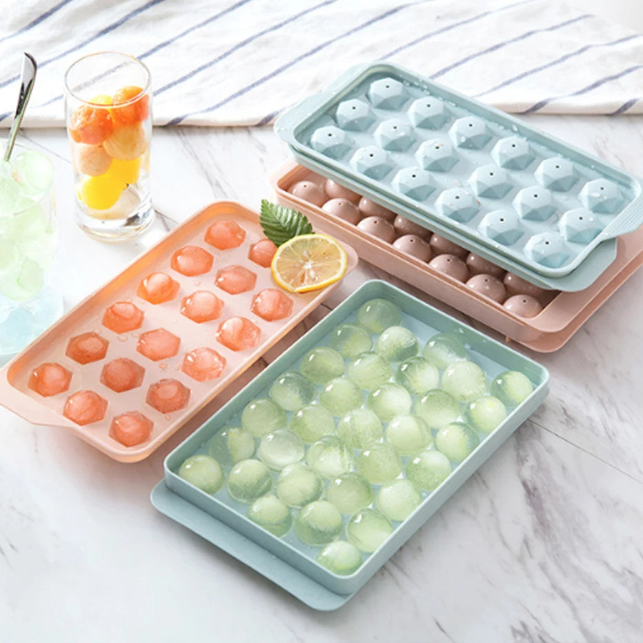 Round Ice Cube Tray with Lid