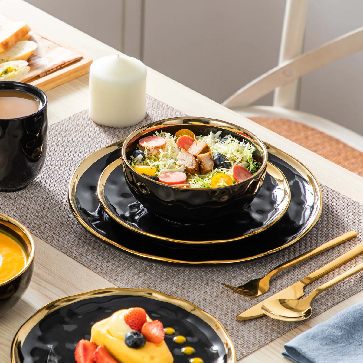 16/32 Piece Black Dinnerware Set