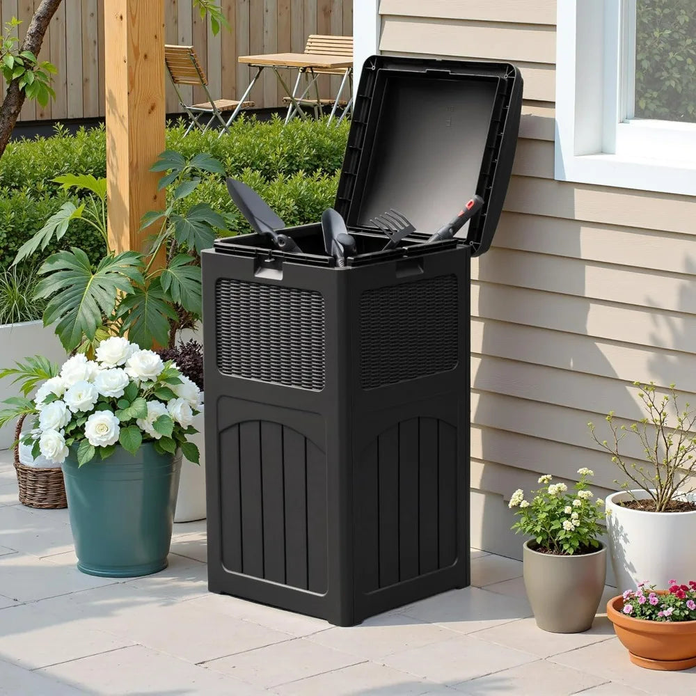 2 pk. 35 Gallon waterproof Trash Can with Lid.